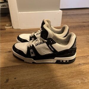 Louis Vuitton Black and White Men's trainers